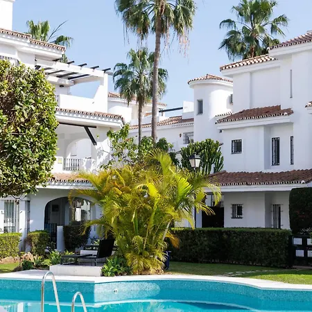 Banus - Nueva Andalucia, 3br- 2br Flat, Bright Outdoor Terrace With Direct Views Of The Garden & Pool, Ideal For Families With Children, Super At The Door Apartamento *