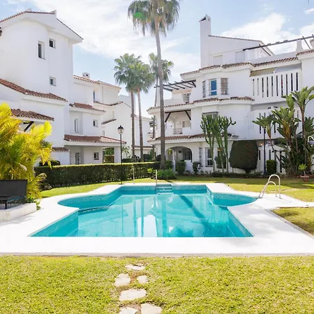 Banus - Nueva Andalucia, 3br- 2br Flat, Bright Outdoor Terrace With Direct Views Of The Garden & Pool, Ideal For Families With Children, Super At The Door