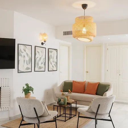 Apartamento Banus - Nueva Andalucia, 3br- 2br Flat, Bright Outdoor Terrace With Direct Views Of The Garden & Pool, Ideal For Families With Children, Super At The Door Marbella