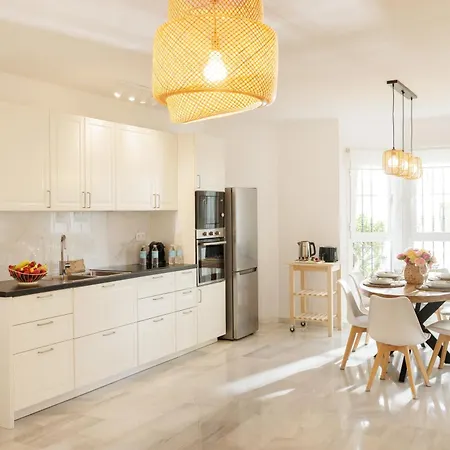 Banus - Nueva Andalucia, 3br- 2br Flat, Bright Outdoor Terrace With Direct Views Of The Garden & Pool, Ideal For Families With Children, Super At The Door Marbella