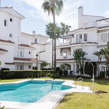 Banus - Nueva Andalucia, 3br- 2br Flat, Bright Outdoor Terrace With Direct Views Of The Garden & Pool, Ideal For Families With Children, Super At The Door
