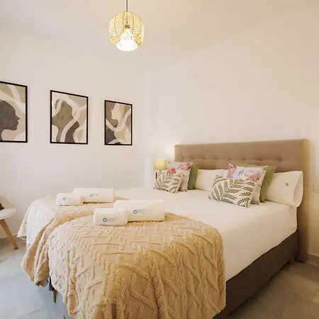 Apartamento Banus - Nueva Andalucia, 3br- 2br Flat, Bright Outdoor Terrace With Direct Views Of The Garden & Pool, Ideal For Families With Children, Super At The Door